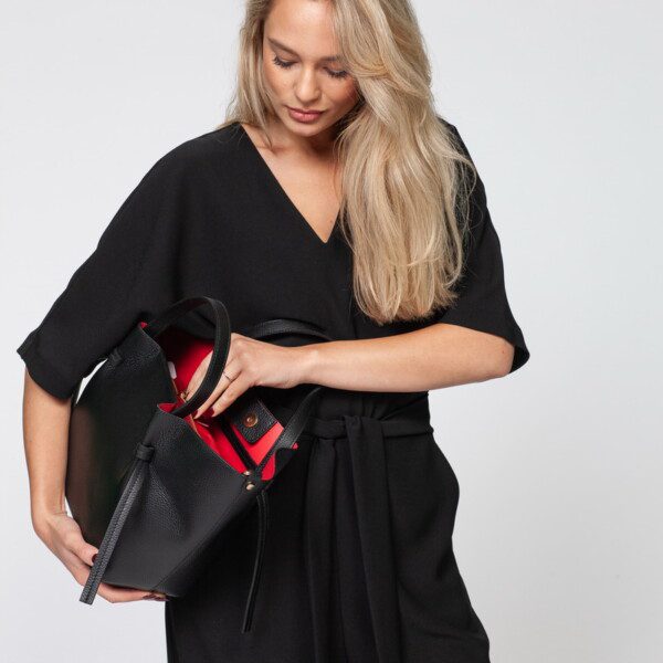 stilinga, odinė rankinė