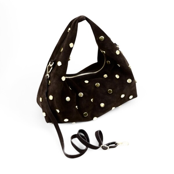 Šokolado rudos spalvos zomšinė moteriška rankinė „Mia” su auksinėmis kniedėmis ir ilgu dirželiu.