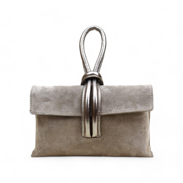 Mini rankinė „Arlena“, iš verstos natūralios odos, balintos kavos (kapučino) atspalvio, su elegantišku mazgo akcentu ir ilgu reguliuojamu dirželiu