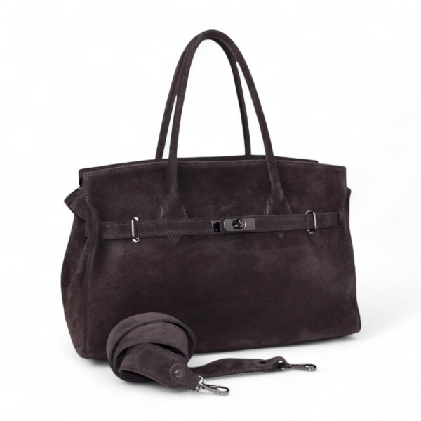 tamsiai rudos spalvos versta natūralios odos rankinė su tamsaus sidabro detalėmis – talpi, prabangi ir stilinga itališko dizaino rankinė iš minkštos verstos odos.